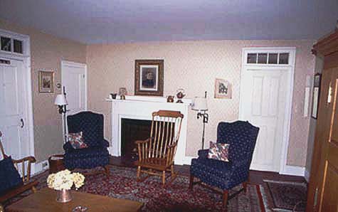 living4g.jpg (24513 bytes)